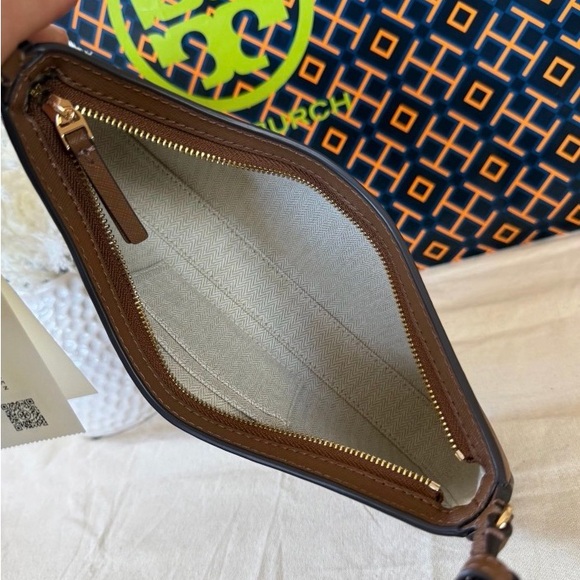 Tory Burch Emerson Shoulder Bag - Picture 3 of 5